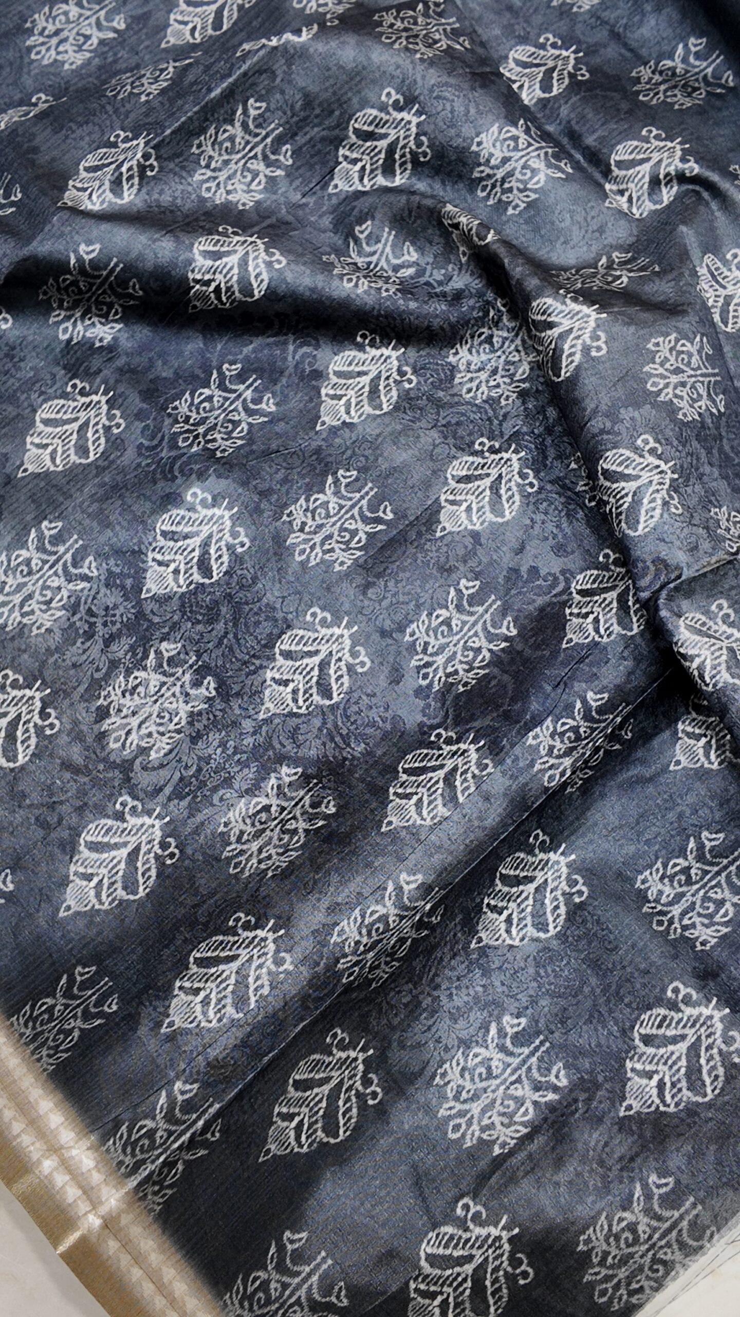 Tussar silk grey kalamkari print saree with sequeance work - Image 3